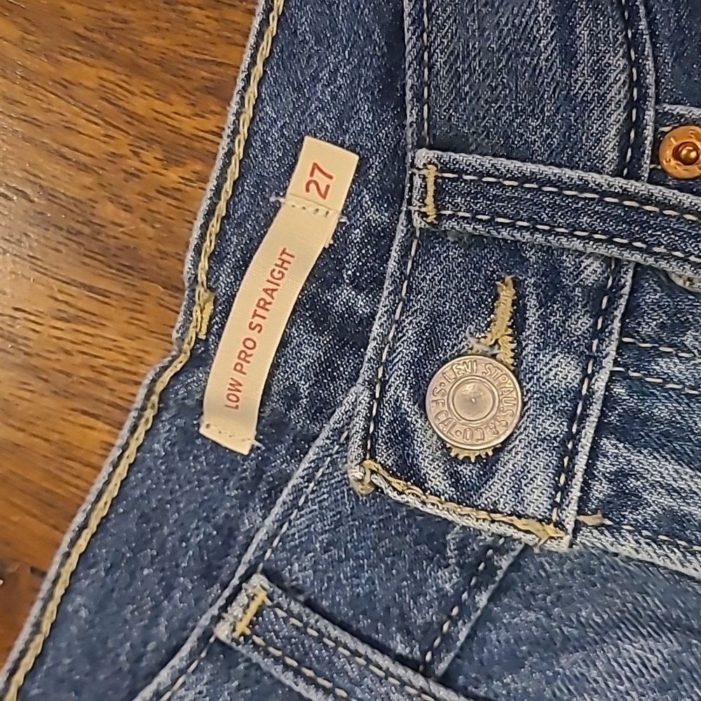 Levi's Low Rise Straight Womens Jeans Size 27 - Picture 4 of 7